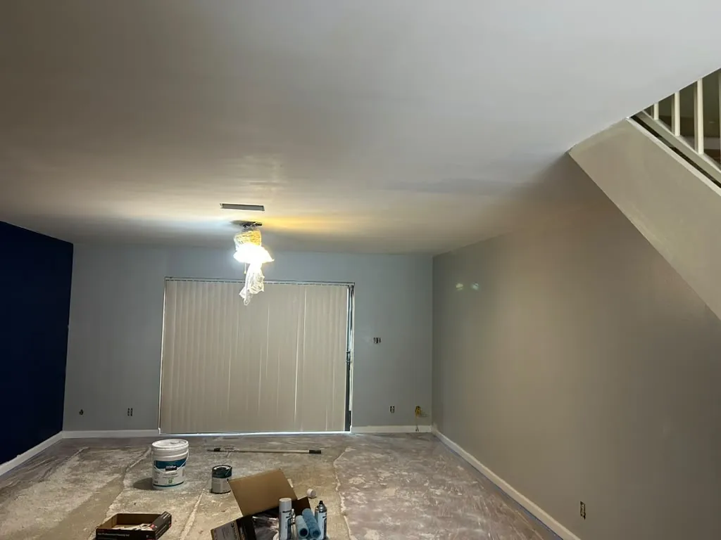 Smooth ceiling, painted
